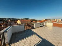 Недвижимость Квартира, 5 и более комнат, Копер, Гортанов трг: 21