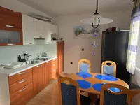 Недвижимость Однокомнатная квартира Копер: 2