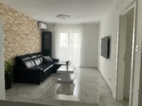 Недвижимость Квартира с 2 комнатами в Пиране: 1