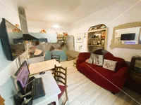 Недвижимость Трехкомнатная квартира в центре: 1