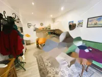 Недвижимость Трехкомнатная квартира в центре: 6