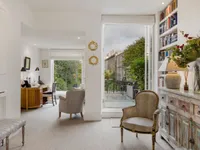 Недвижимость Lamont Road: 11