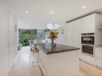 Недвижимость Lamont Road: 13