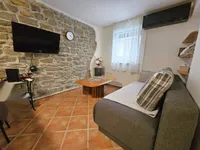 Недвижимость 1-комнатная квартира в центре Копера: 2