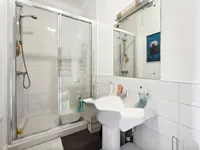 Недвижимость Kelmscott Road: 3