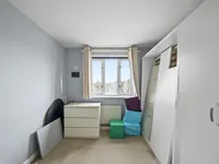 Недвижимость Sandifer Drive, Cricklewood: 1