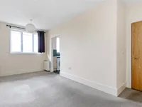 Недвижимость Wyndhams Court, 32 Celandine Drive: 4