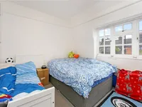 Недвижимость Albion Avenue: 4