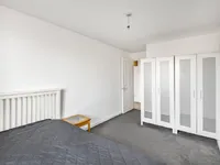 Недвижимость Sandifer Drive, Cricklewood: 1