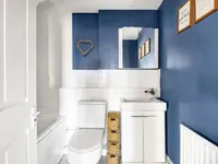 Недвижимость Sandifer Drive, Cricklewood: 2