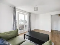 Недвижимость Sandifer Drive, Cricklewood: 9