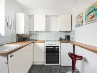 Недвижимость Sandifer Drive, Cricklewood: 10