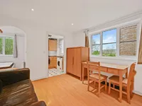 Недвижимость Windmill Drive, Cricklewood: 4