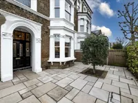 Недвижимость Highlever Road: 3