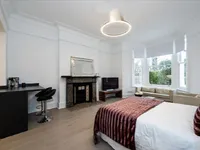 Недвижимость Highlever Road: 6