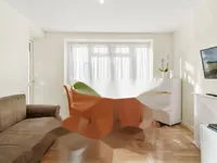 Недвижимость Beech Avenue: 8