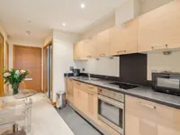 Недвижимость Eustace Building: 2