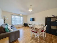 Недвижимость Longfellow Way: 9