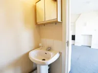 Недвижимость Adamson Road: 3