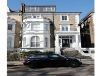 Недвижимость Adamson Road: 9