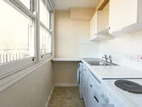 Недвижимость Adamson Road: 12