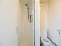 Недвижимость Adamson Road: 13