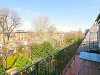 Недвижимость Adamson Road: 14