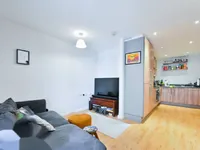 Недвижимость Queensland Road, Islington: 4