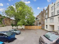 Недвижимость Cliff Road: 4