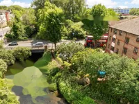 Недвижимость Garratt Lane: 2