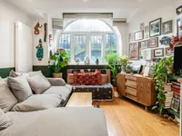 Недвижимость Henriques Street: 11