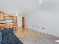 Недвижимость Ferndale Road: 3