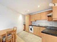 Недвижимость Ferndale Road: 7