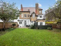 Недвижимость Earlsfield Road: 2