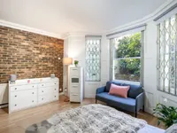 Недвижимость Sutherland Avenue: 11