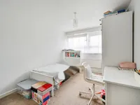 Недвижимость Trinity Way, East Acton: 1