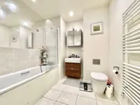 Недвижимость For Sale - Flat, Tawny Court, Shearwater Drive: 11