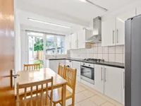 Недвижимость Ballogie Avenue: 16