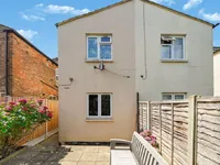 Недвижимость Sandringham Road: 1