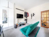 Недвижимость Crewdson Road: 8