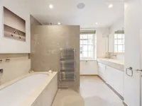 Недвижимость Roland Way: 1