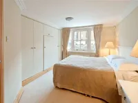 Недвижимость Hans Road: 2