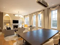 Недвижимость Hortensia Road: 16