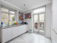 Недвижимость Cheyne Gardens: 16