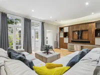 Недвижимость Redcliffe Square: 11