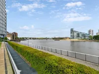 Недвижимость Waterfront Drive: 2