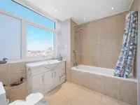 Недвижимость Holbein Place: 1