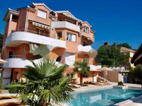 Недвижимость Семейный дом 505 м², Запад, Опатия: 1