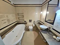 Недвижимость Квартира, более 5 комнат, Центр: 9