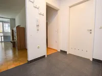 Недвижимость Квартира 2-комн. Центр Любляны: 3